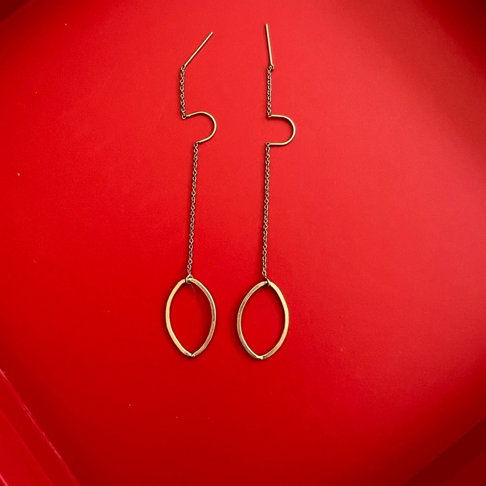 Chic Gold Oval Drop Earrings